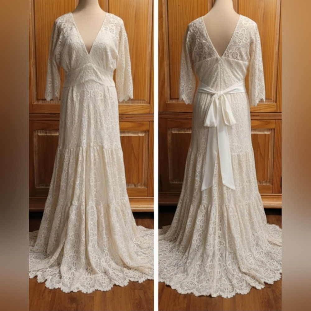 ​Kite and Butterfly French Lace "Rena" Boho Gown - Size Small